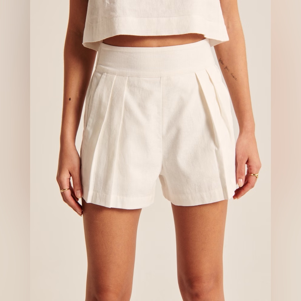 A&F Ultra High Rise Linen-Blend Pull-On Short